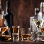 飲酒運転防止策!吸気で測定できるアルコール検知器とは?