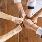 SECI（セキ）モデルとは何か？その活用事例やナレッジマネジメント関係性も解説！