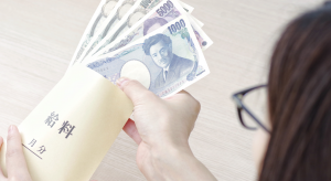前給(給与前払い)とは?導入メリットや注意点、労働基準法の定義も解説!~おすすめの給与前払いサービスも紹介!~