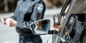 【最新版】おすすめ高性能アルコールチェッカー8選!個人向け・法人向けタイプ別に紹介!