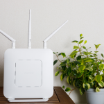 【法人向け】置くだけWiFi(ホームルーター)のおすすめ4選!速度や料金で徹底比較