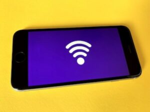 【アパート経営者必見!】インターネット導入にかかる費用は?業者の選び方や導入方法を紹介!